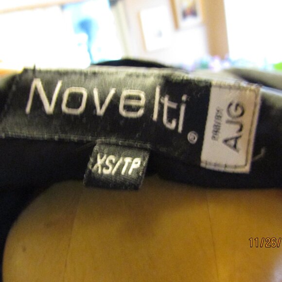 Warm long black jacket with hood - Picture 6 of 6